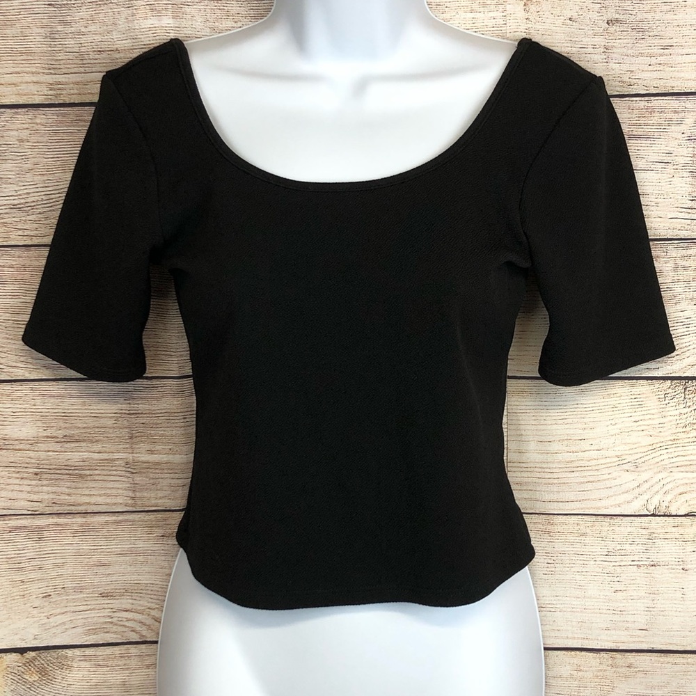 About A Girl- Black Crop Top Medium